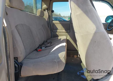 2001 Chevrolet Silverado 2500Hd Ls z USA, uszkodzony, nr VIN 1GCHK29U31E245846